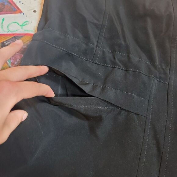 Croft & Barrow woman's large raincoat w removable hood, zipper & button closure - Picture 10 of 12